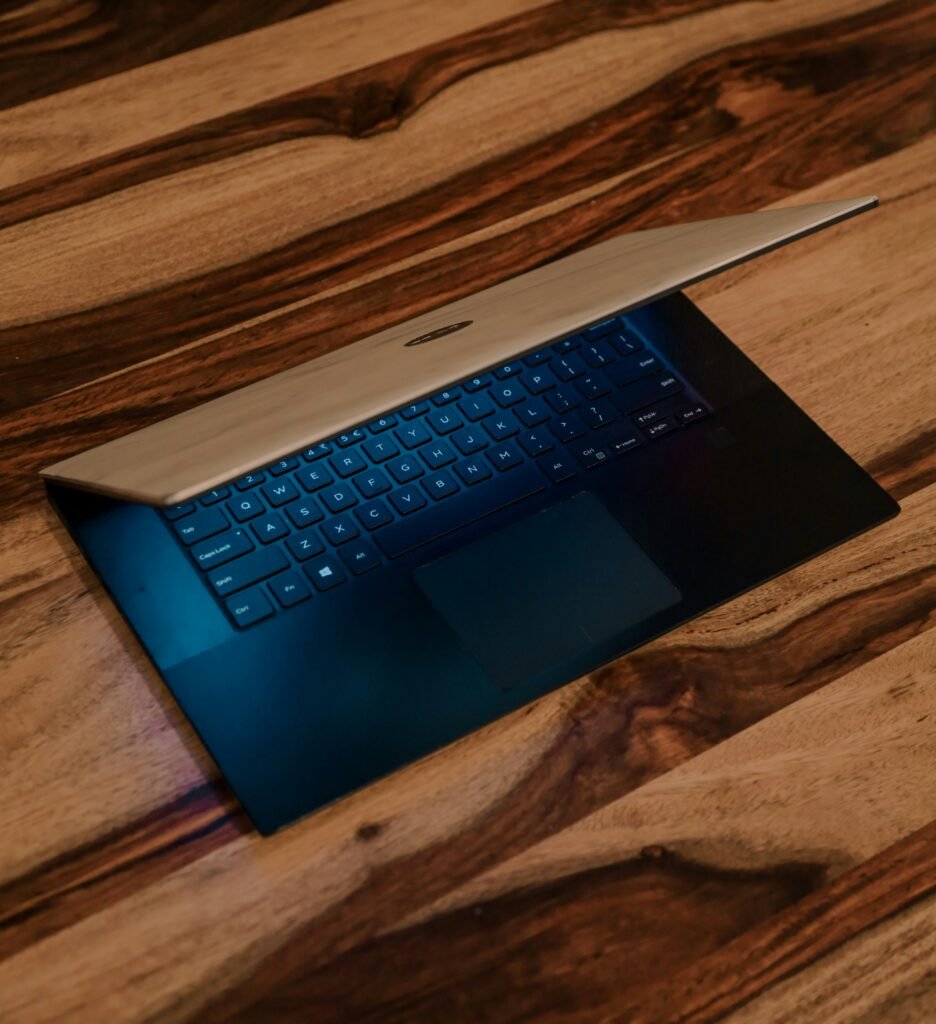 Dell XPS 13 - Best Laptop for Students 2026