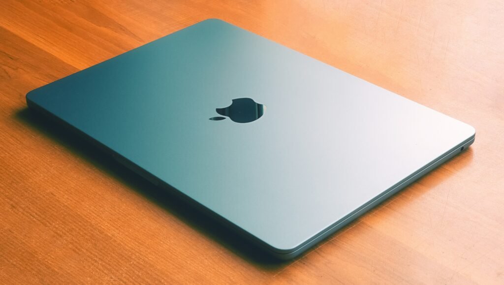 Apple MacBook Air M2 - Best Laptop for Students 2026